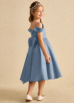 Azazie Favia Blumenmädchenkleider A-Linie Schulterfrei Matte Satin Kleid Staubblau image3