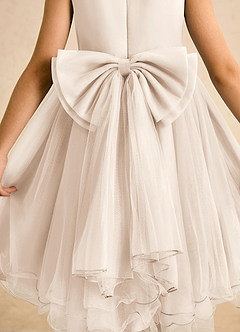 Azazie Lass vestidos de niña de las flores Vestido de Alabastro Blanco de Tul de Corte En A con Lazo image6
