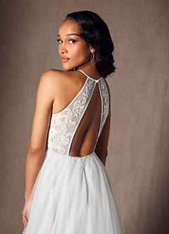 Azazie Odell Vestidos de novia Vestido de Diamante Blanco de Tul de Corte en A con Halter Lentejuelas image5