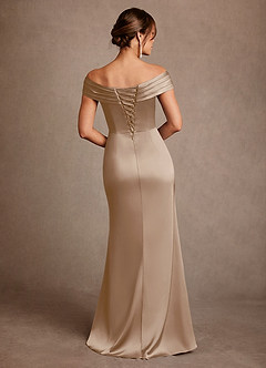 Azazie Bedford Mère de la mariée Robes Robe Fourreau en Satin extensible Plissé Taupe image3