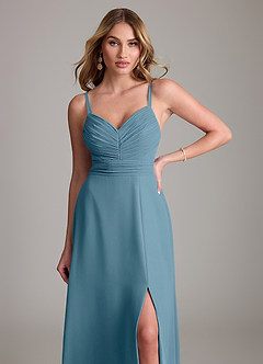 Azazie Terese Vestidos de damas de honor Vestido de Bermudas de Gasa de Corte en A con Plisado image5