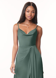 Azazie Brielle Vestidos de damas de honor Vestido de Musgo Marino de Satén Elástico de Corte en A con Tirantes finos con capucha image4