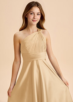 Azazie Charlize Junior Robe Trapèze en Satin extensible Plissée Or image6