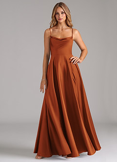Azazie Elle Robes de demoiselle d'honneur Robe Trapèze en Satin extensible Plissée Cannelle image1