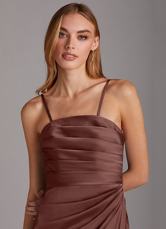 Azazie Lexie Robes de demoiselle d'honneur Robe Fourreau Convertible en Satin extensible Sans bretelle Expresso image2