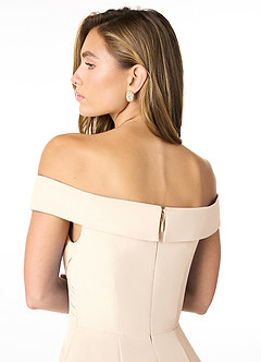 Azazie Lecia Vestidos de damas de honor Vestido de Alabastro Blanco de Gasa de Imperio Convertible con Plisado fuera del hombro image7
