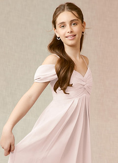 Azazie Kaitlynn Junior Vestido de Pétalo De Rosa de Gasa de Corte En A con Vestidos sin tirantes image6