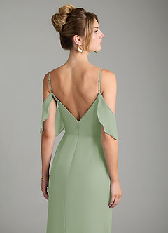 Azazie Alexys Robes de demoiselle d'honneur Robe Fourreau en Mousseline de soie Épaule décolletée Vert Sauge image2