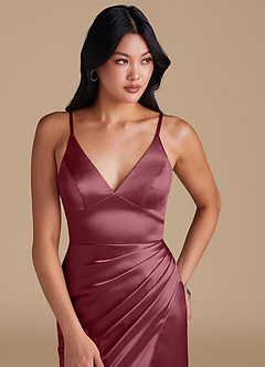 Azazie Shania Vestidos de damas de honor Vestido de Rosa Del Desierto de Satén Metálico de Corte Recto con Plisado image3