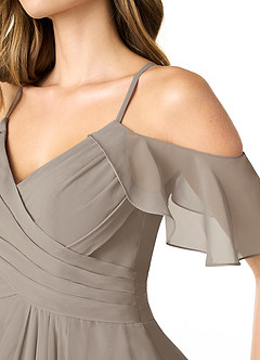 Azazie Dakota Vestidos de damas de honor Vestido de Gris Pardo de Gasa de Corte en A con Cuello en V plisado image9