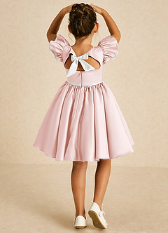Azazie Sugar Plum Blumenmädchenkleider A-Linie Schleifen Matte Satin Kleid Errötendes Rosa Elfenbein image1