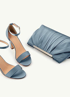 front Ensemble de sandales à talons compensés en satin stretch et pochette plissée assorties