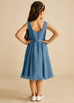 Azazie Ari Robe Demoiselle D'honneur Fillette Robe Trapèze en Mousseline de soie Sans manches Bermude image6