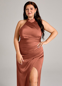 Azazie Jemma Robes de demoiselle d'honneur Robe Fourreau en Satin extensible Plissée Argile image8
