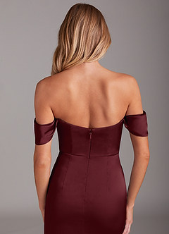 Azazie Saige Robes de demoiselle d'honneur Robe Fourreau en Satin extensible Épaule décolletée Cabernet image9