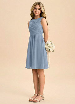 Azazie Skyla Junior Vestido de Azul Polvoriento de Gasa de Corte en A con Plisado image4