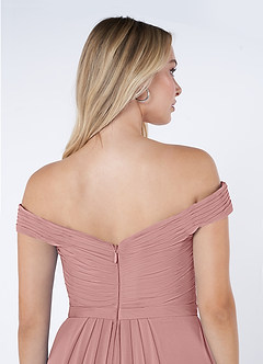 Azazie Audrianna Vestidos de damas de honor Vestido de Rosa Polvorienta de Gasa de Corte en A Convertible con Hombros descubiertos image6