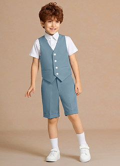 front Oliver Lyseblå 4-delt drengesæt med vest og shorts