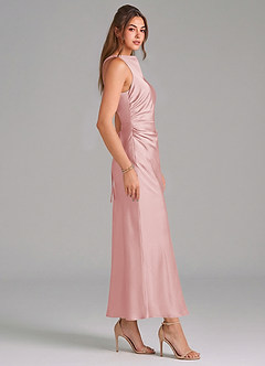 Azazie Evadne Vestidos de damas de honor Vestido de Rosa Empolvado de Satén Elástico de Corte Recto con Plisado image4