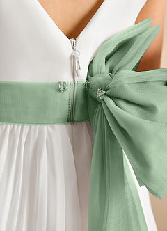 Azazie Margot Abiti da Ragazza di Fiori Abito A-Line in Chiffon Plissettato Avorio Matcha image9