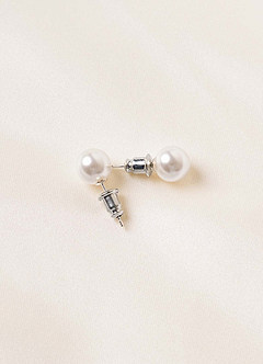 front 8mm Classic Pearl Studs