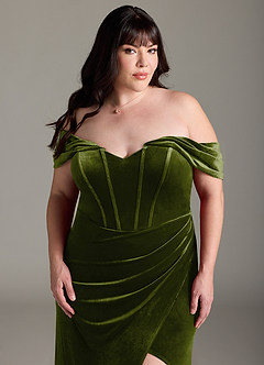 Azazie Jas Robes de demoiselle d'honneur Robe Fourreau Convertible en velours Schulterfreies Korsett Olive image14