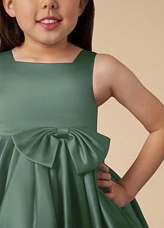 Azazie Bo Peep Blumenmädchenkleider A-Linie Schleifen Matte Satin Kleid Eukalyptus image3