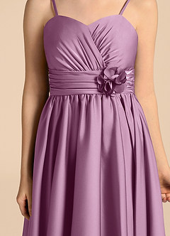 Azazie Catalina Junior Vestido de Glicinia de Satén Elástico de Corte en A con Escote de Corazón image8