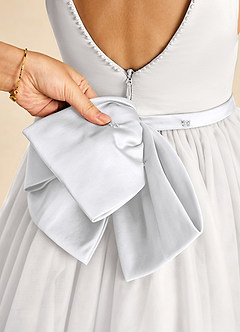 Azazie Seline Robe Demoiselle D'honneur Fillette Robe Trapèze en Tulle Arc Ivoire Blanc image3