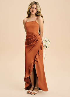 Azazie Buzzy Junior 쉬스 주름진 스트레치 새틴 플로어 길이 주니어 신부 들러리 드레스 image1