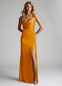 Azazie Elida Robes de demoiselle d'honneur Robe Fourreau en Satin extensible Plissée Caramel écossais image1