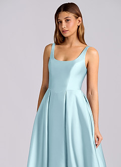 Azazie Amalie Robes de demoiselle d'honneur Robe Trapèze en Satin extensible Plissé Bleu Nuage image6