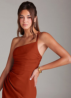 Azazie Eren Robes de demoiselle d'honneur Robe Fourreau en Crêpe Élastique Ue épaule Rouille image5