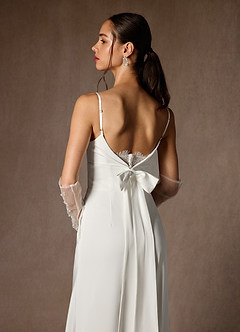 Azazie Ingris Vestidos de novia Vestido de Diamante Blanco de Satén con cara trasera de crepé de Estilo Pantalón con Cuello en V Plisado image4