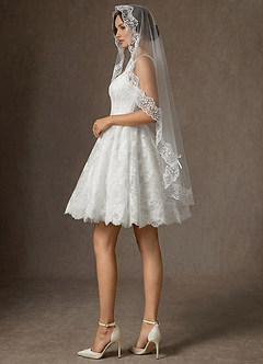 front The French Vintage Ruffled Lace Elbow Veil