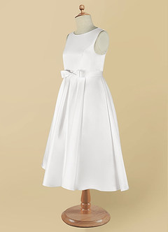 Azazie Coco Blumenmädchenkleider A-Linie Schleifen Matte Satin Kleid Weiß image10