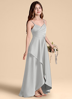 Azazie Prisha Junior Vestido de Plata de Satén Elástico de Corte en A con Plisado image1