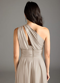 Azazie Charlize Robes de demoiselle d'honneur Robe Trapèze en Satin extensible Ue épaule Givre image8