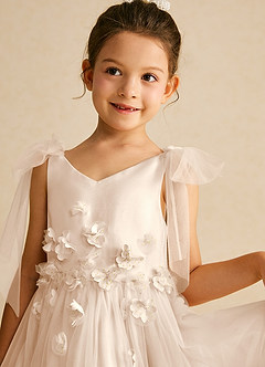 Azazie Minia vestidos de niña de las flores Vestido de Alabastro Blanco de Satin Mate de Corte En A con Lazo image4