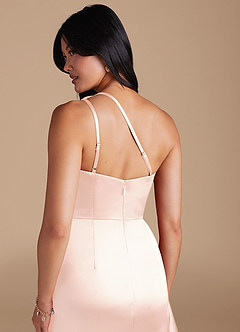 Azazie Latrice Jurken voor bruidsmeisjes Jurk van Metaalachtig Satijn met Kolom One-Shoulder Rosé Goud image4