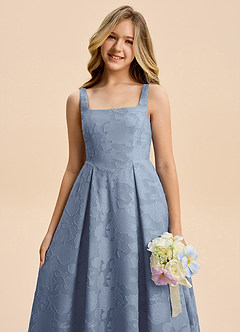 Azazie Amalie Junior Vestido de Azul Polvoriento de Devorado Floral de Corte en A con Volante image8