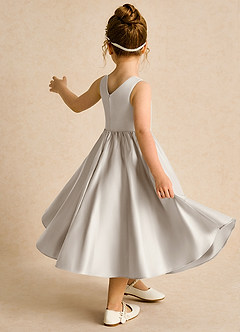 Azazie Hermia Robe Demoiselle D'honneur Fillette Robe Trapèze en Mat Satiné Sans manches Givre image5