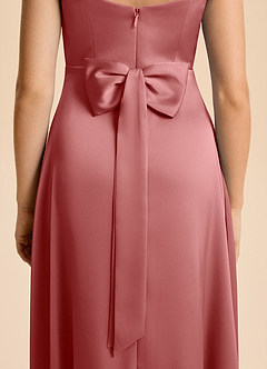 Azazie Kiki Junior Robe Trapèze en Satin extensible Arc Antique Rose image4