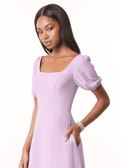 Azazie Alani Robes de demoiselle d'honneur Robe Trapèze en Mousseline de soie Encolure carrée Frostiges Flieder image4