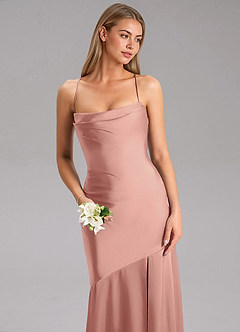 Azazie Grata Robes de demoiselle d'honneur Robe Fourreau en Satin extensible Fente Latérale Rosette image6