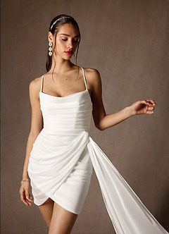 Azazie Iras Vestidos de novia Vestido de Diamante Blanco de Malla de Corte Recto con Cuello Vaca Plisado image6