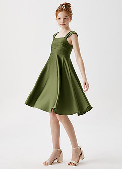 Azazie Amira Junior Vestido de Oliva de Satén Elástico de Corte en A con Plisado image4