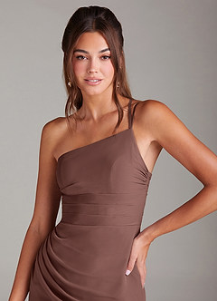 Azazie Eren Robes de demoiselle d'honneur Robe Fourreau en Mousseline de soie Ue épaule Expresso image6