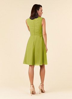 Azazie Theron Mère de la mariée Robes Robe Trapèze en Mousseline de soie Col V plissé Citronnelle image2