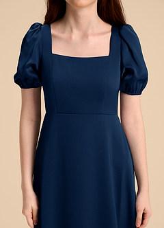 Azazie Briar Junior Robe Trapèze en Satin extensible Arc Bleu Marine Foncé image8